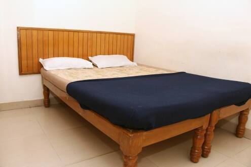 Kaveri Deluxe Lodge, Bangalore 3